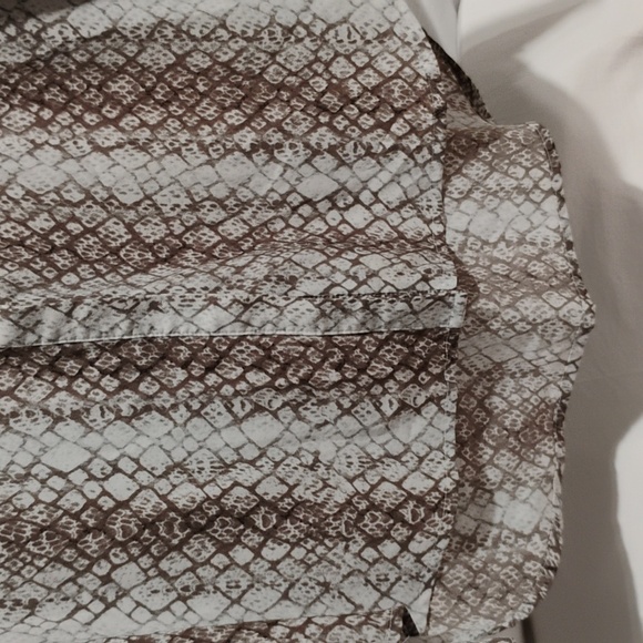 NWOT Apt. 9 Button Up Snakeskin Print Hi Lo Blouse Sz.S Oversized - Picture 8 of 11